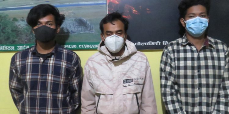 फेसबुक मार्फच चिनजान भएको बालिकालाई बलात्कार गरेको आरोपमा तीन जना पक्राउ