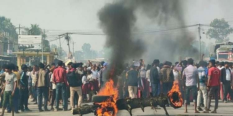 टिप्परको ठक्करबाट किशोरीको मृत्यु, सप्तरीको रुपनीमा स्थिति तनावपूर्ण