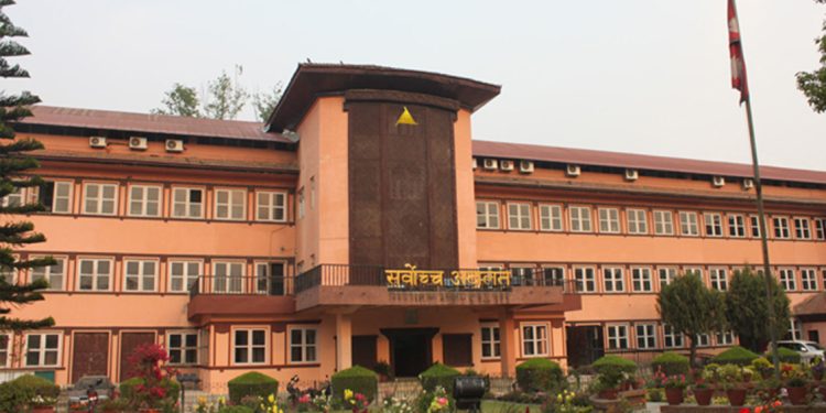 स्थानीय तहका उम्मेदवारको जरिवाना माफी गर्ने निर्णयविरूद्ध सर्वोच्च अदालतमा रिट