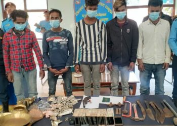 राजदेवी मन्दिरमा चोरी गर्ने पाँचजना पक्राउ