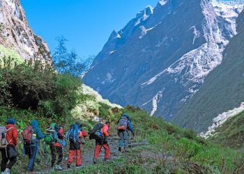 नेपालमा  विदेशी पर्यटकले विनागाइड पदयात्रामा जान नपाउने