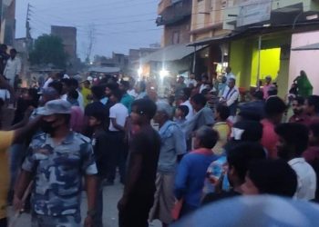 एसएसबीले नेपाली युवकलाई कुटेपछि स्थिानीयद्वारा प्रदर्शन