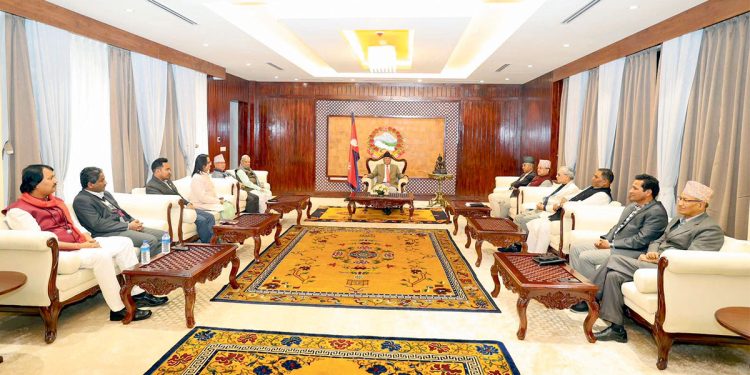 अर्थतन्त्र सुधार्न सरकारले सार्वजनिक खर्च कटौती गर्ने