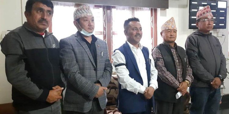 मेयर हर्क साम्पाङविरुद्ध उत्रिए धरानका वडाध्यक्षहरु