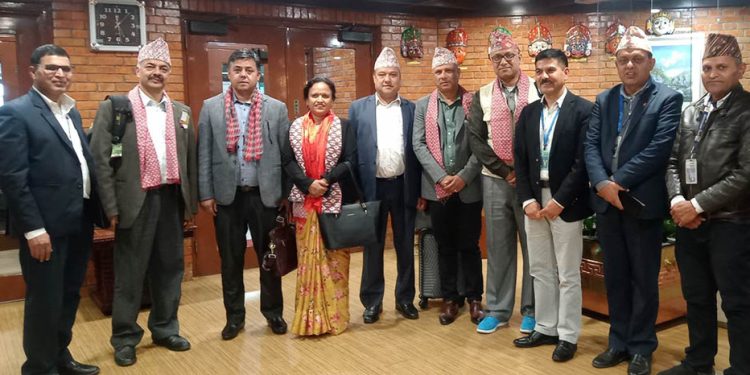सञ्चारमन्त्री शर्मा भारत भ्रमणमा