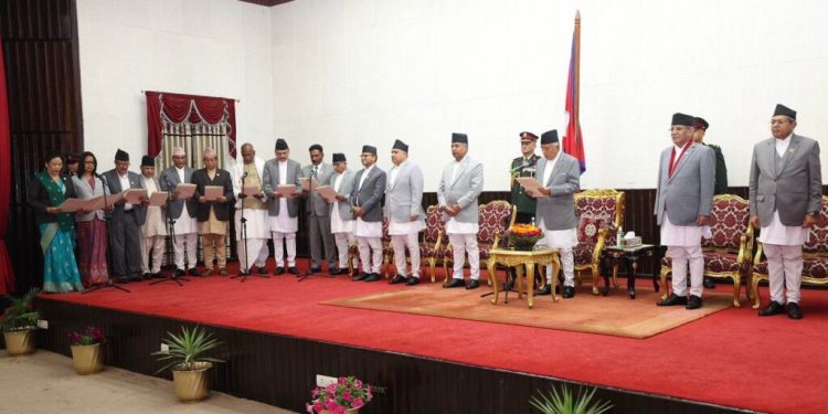 सातौं पटक मन्त्रिपरिषद् पुनर्गठन, नवनियुक्त १२ मन्त्री लिए पद तथा गोपनीयताको शपथ