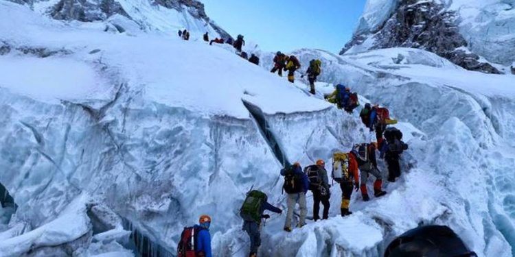 सगरमाथा आरोहणमा इतिहासकै बढी आरोही