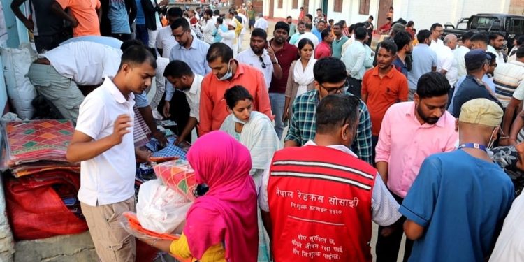 आगलागी पीडितहरुलाई राहत सामाग्री वितरण