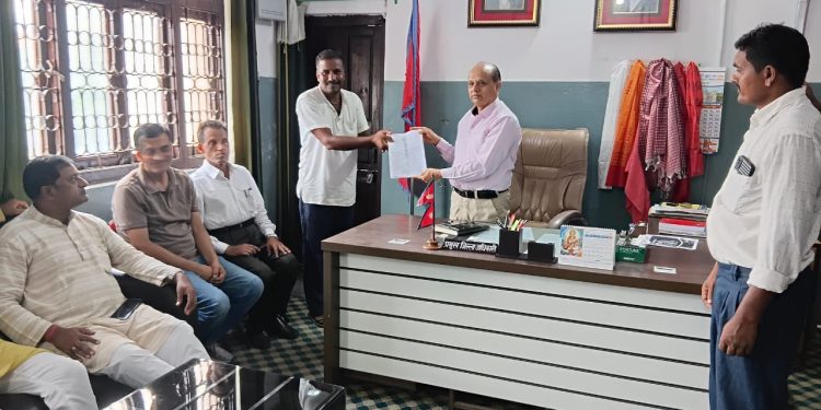 शान्ति सुरक्षाको माग गर्दै सिडिओ कार्यालय धनुषामा ज्ञापनपत्र