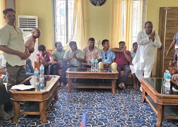 ई–रिक्सा र टेम्पो व्यवस्थापन माग गर्दै बस व्यवसायी