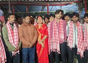 जनकपुरधाममा दुई दर्जन युवा एमालेमा प्रवेश