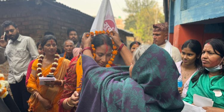 जनतालाई नयाँ भनेर भ्रमित पार्ने प्रयास भइरहेको जुलीको आरोप