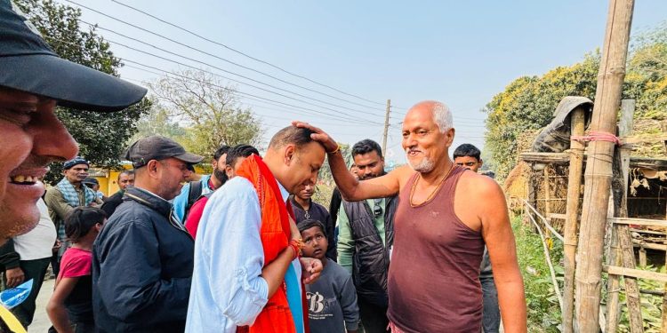 परिवर्तनमुखी परिणामको दाबी गर्दै मनिष झा गाउँ–टोलमा